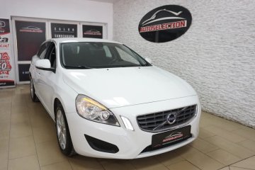 2.0 D3 136KM! 2013r! Navi! CitySafety! PDC! LED! Bluetooth!